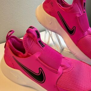 Nike Kids Sneakers in Pink and Black
